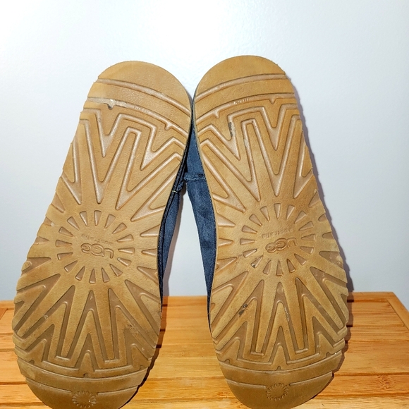 UGG Australia Classic Mini - Picture 5 of 7